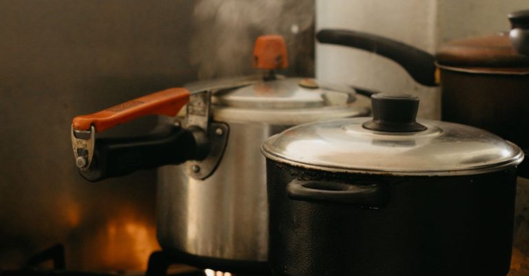 can you cook pasta in a pressure cooker