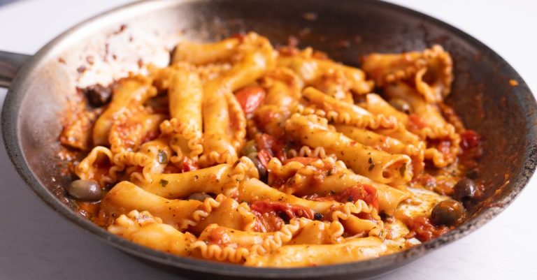 can you cook pasta in sauce